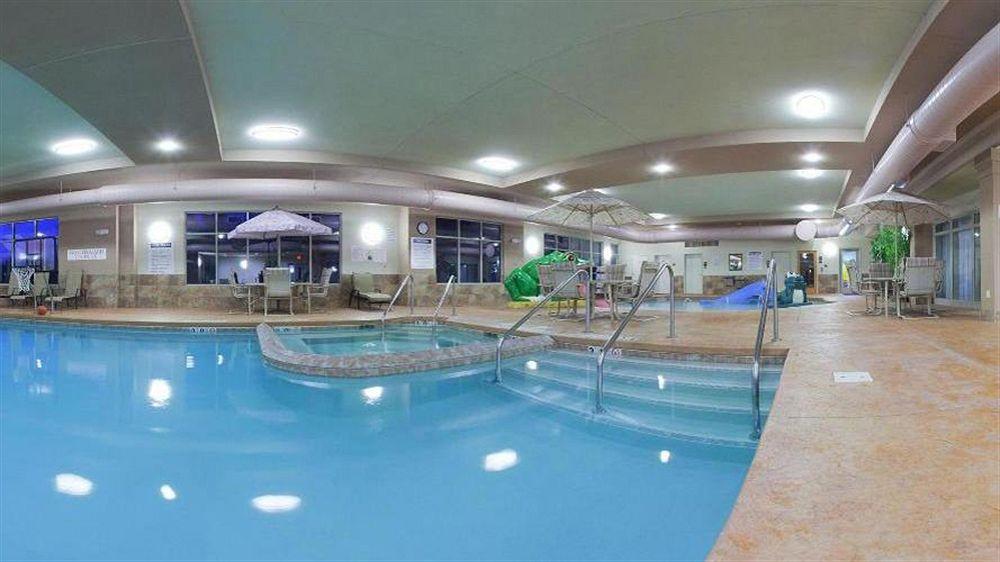 Express & Wausau By Ihg Hotel Weston